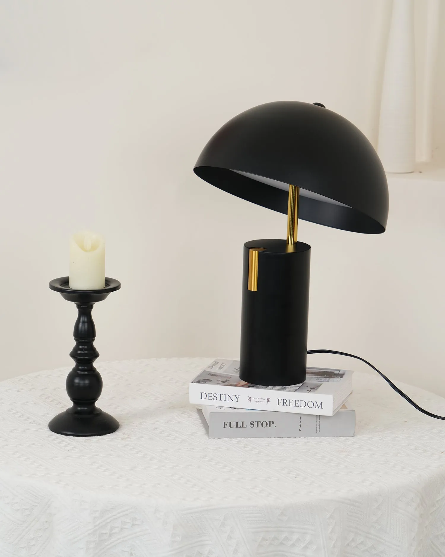 Avo Table Lamp