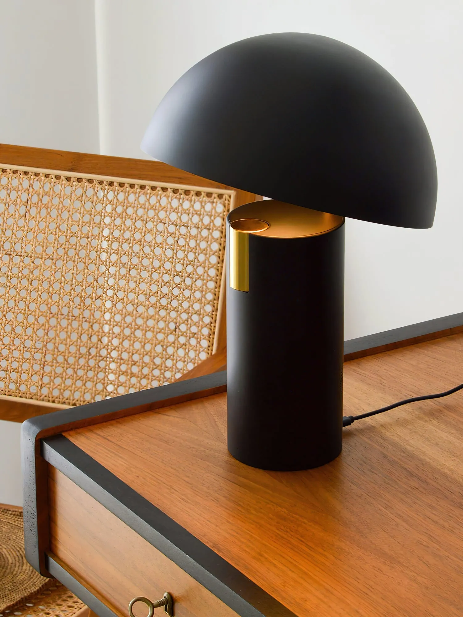 Avo Table Lamp