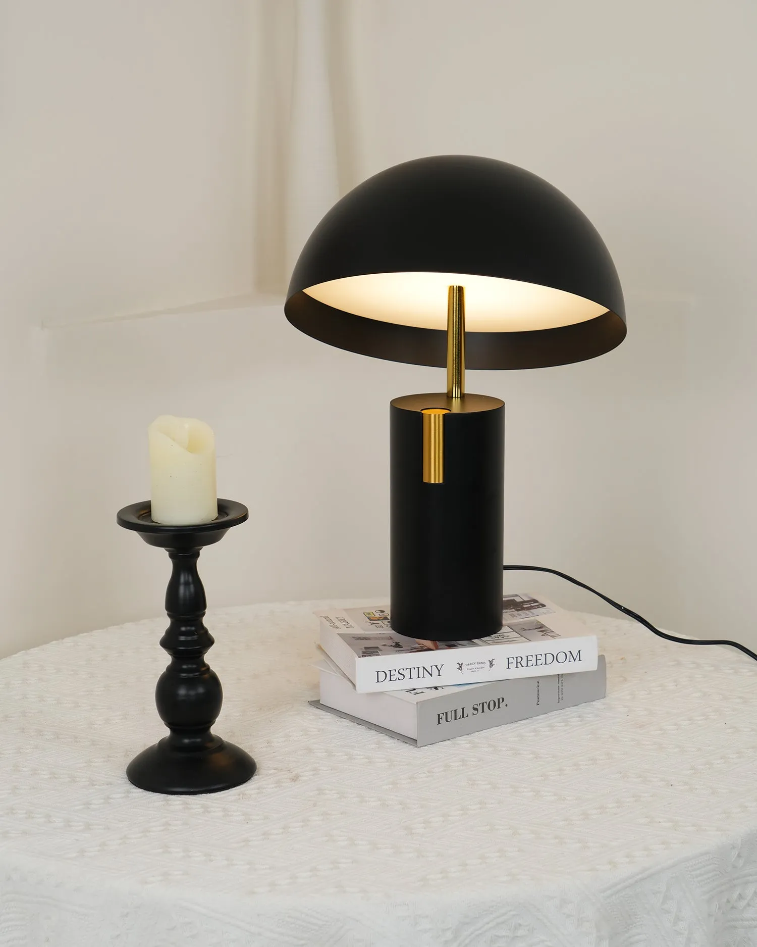 Avo Table Lamp