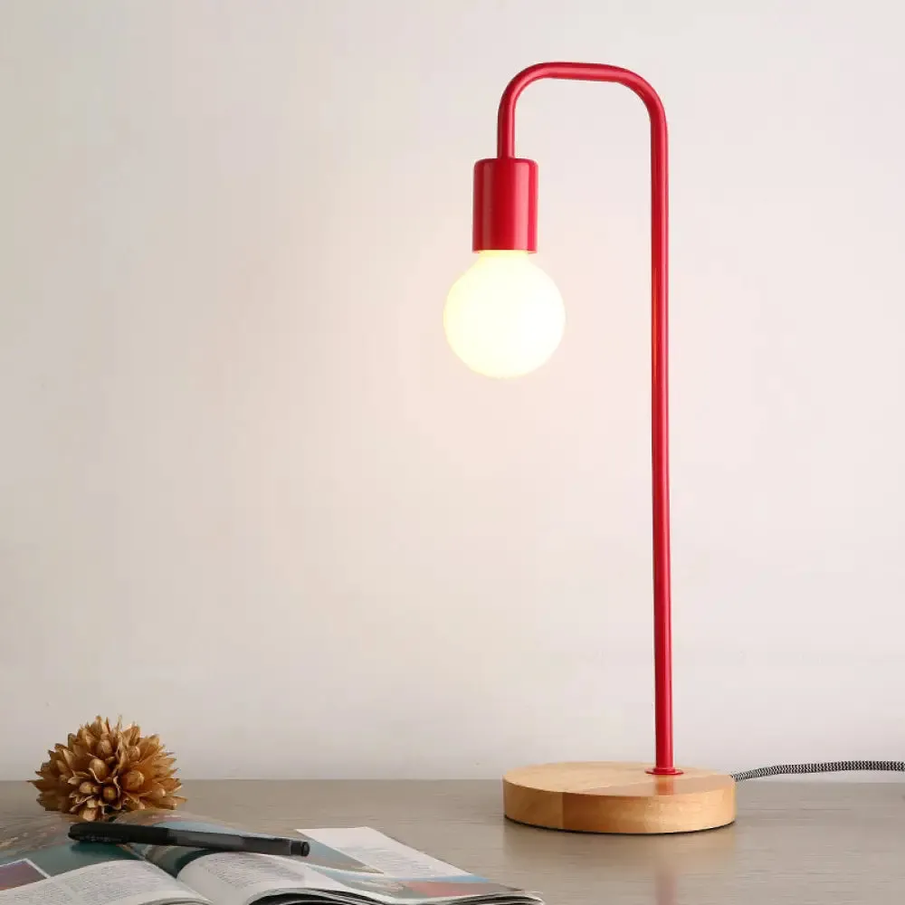 Sleek Metal Desk Lamp: Minimalistic Dormitory Lighting with Plug-In Cord