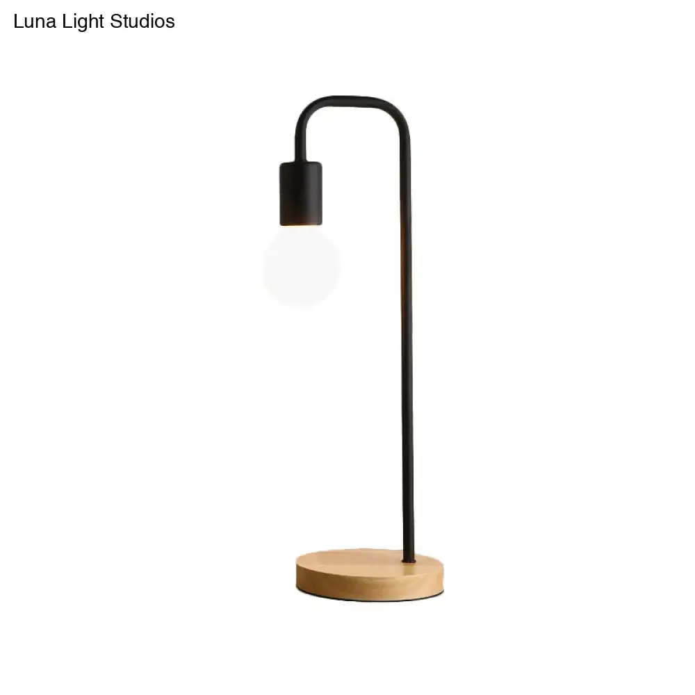 Sleek Metal Desk Lamp: Minimalistic Dormitory Lighting with Plug-In Cord