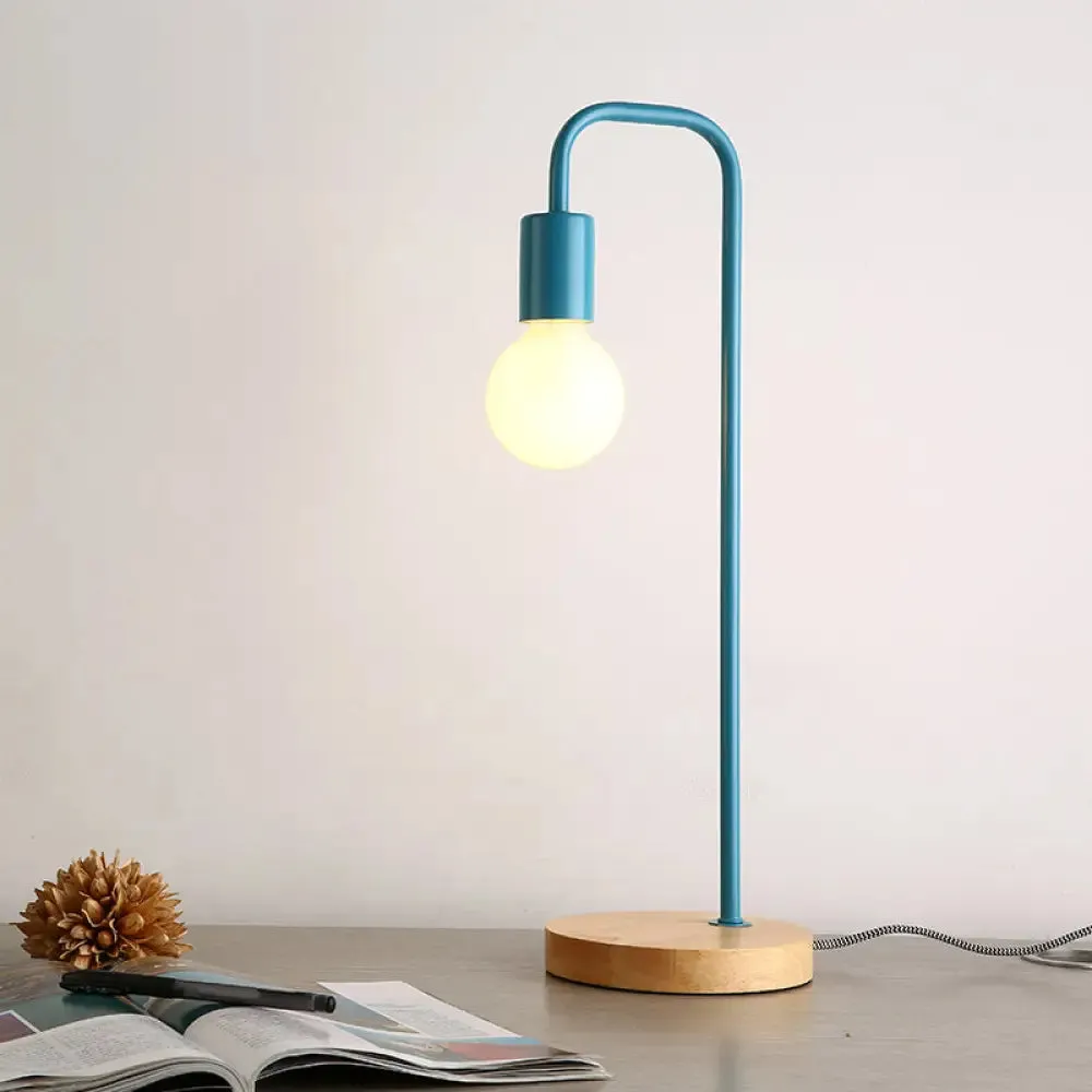 Sleek Metal Desk Lamp: Minimalistic Dormitory Lighting with Plug-In Cord