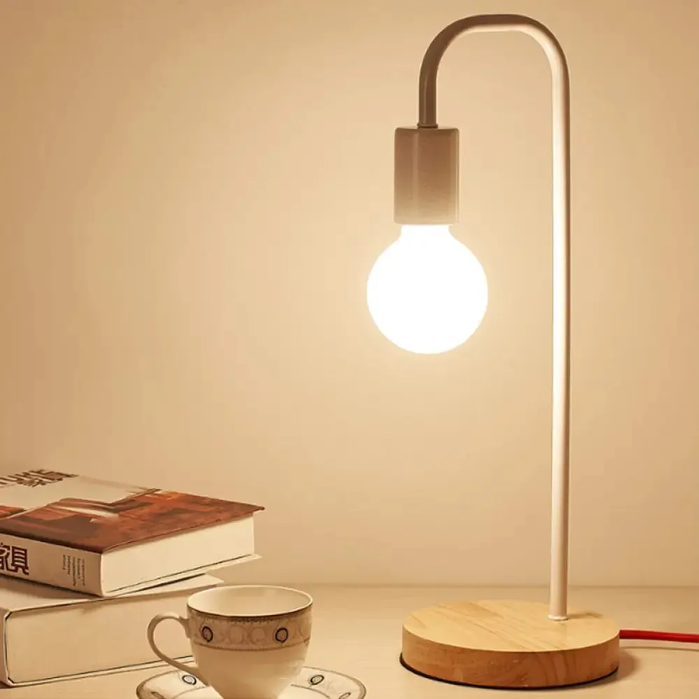 Sleek Metal Desk Lamp: Minimalistic Dormitory Lighting with Plug-In Cord