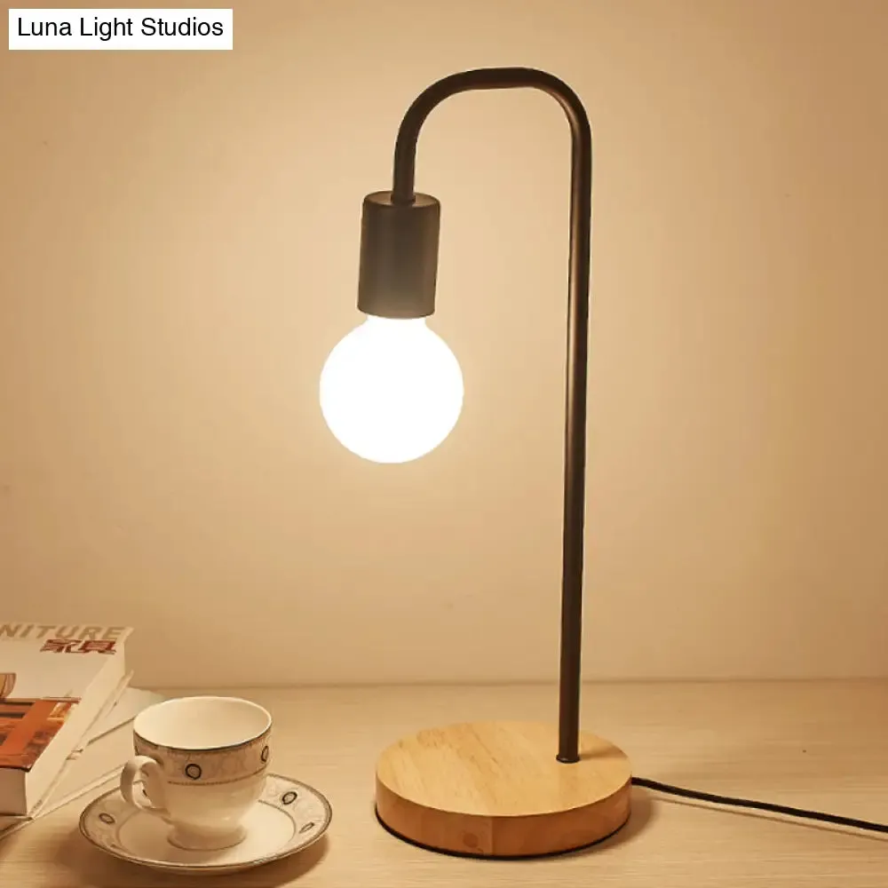 Sleek Metal Desk Lamp: Minimalistic Dormitory Lighting with Plug-In Cord