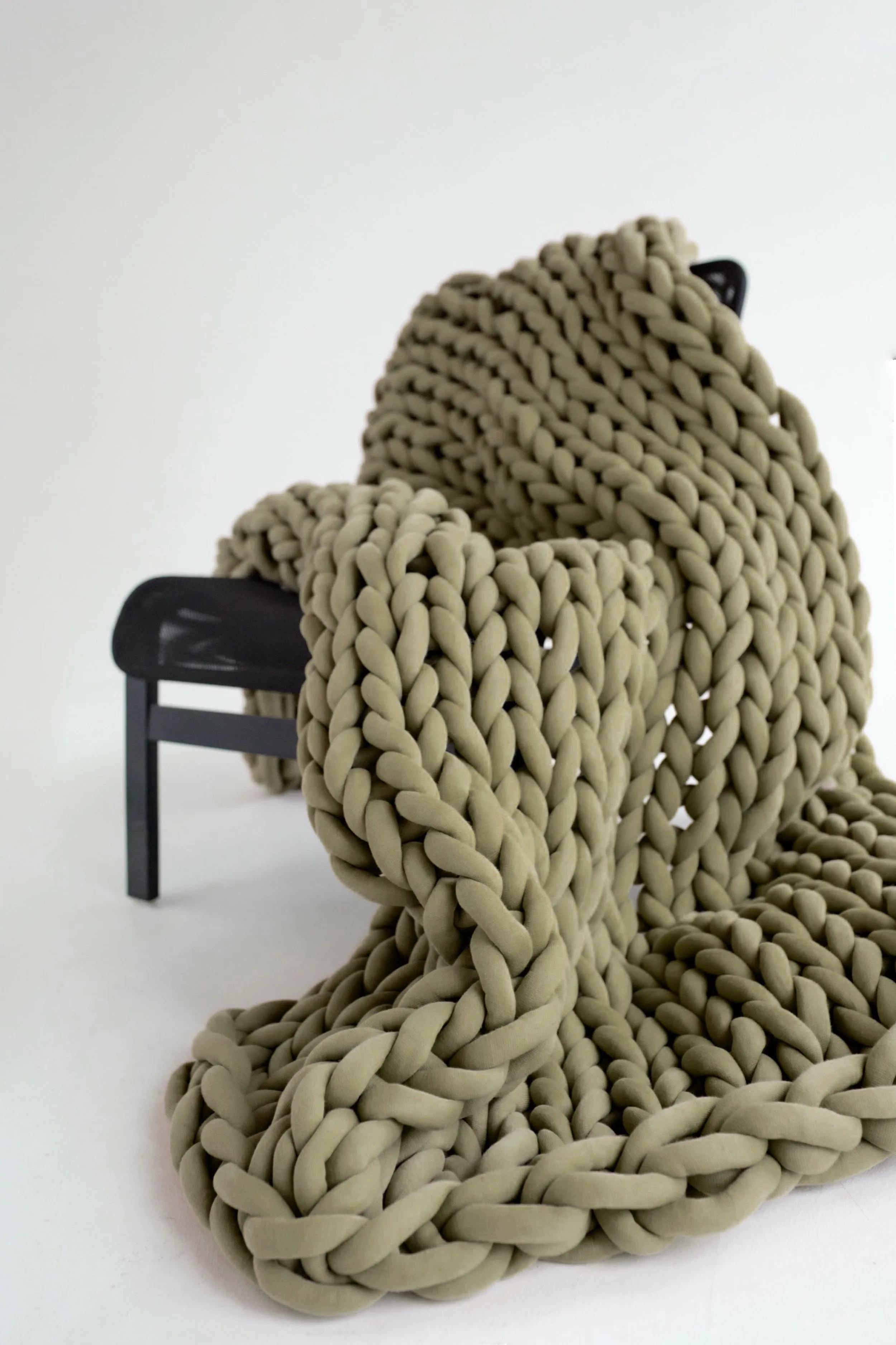 Tube yarn blanket, medium throw blanket 40”x60” (100x150 cm)