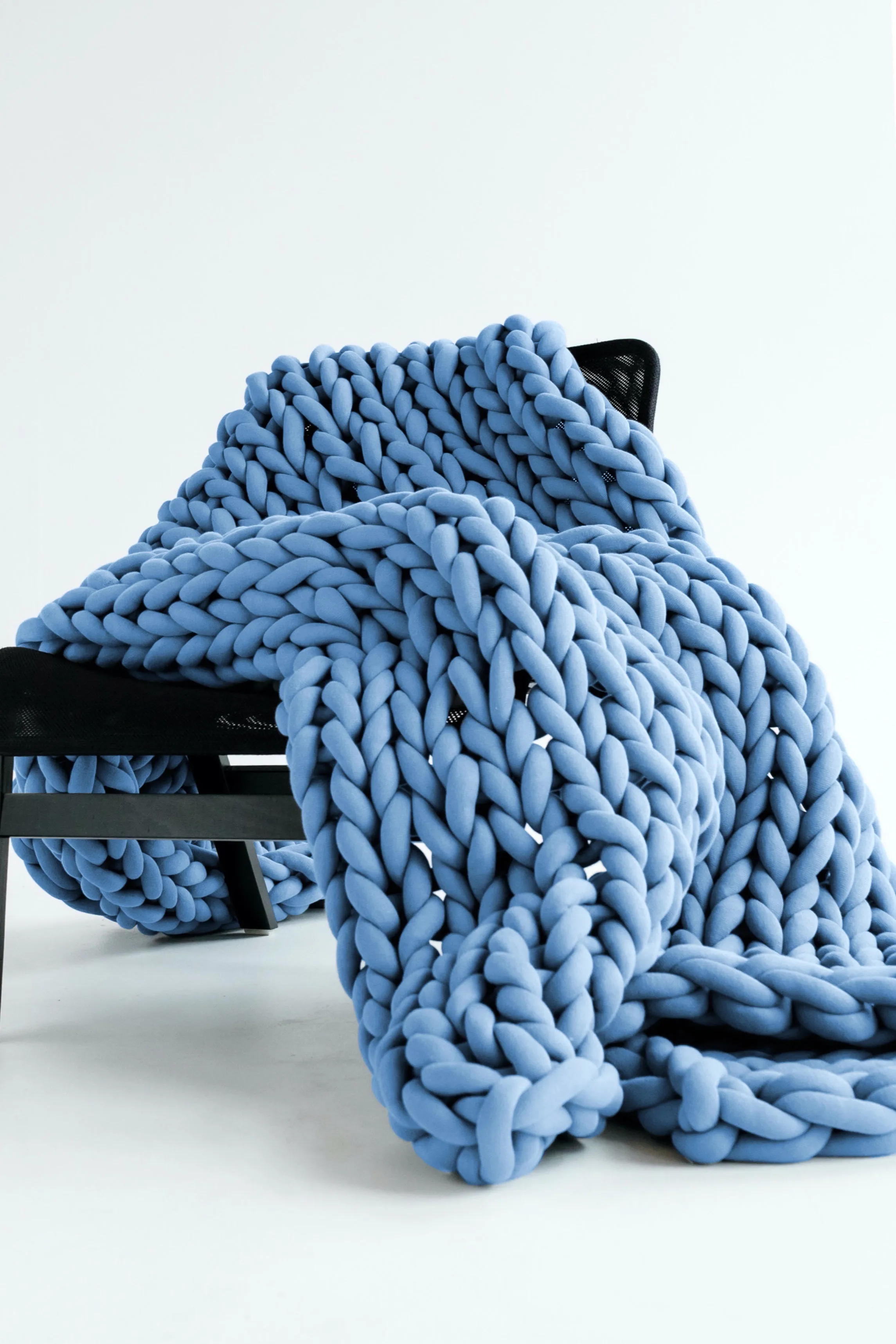 Tube yarn blanket, medium throw blanket 40”x60” (100x150 cm)